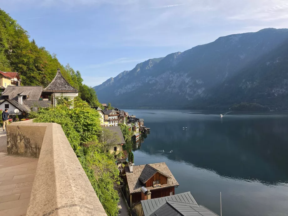Priveliște spre lac de la biserica catolică