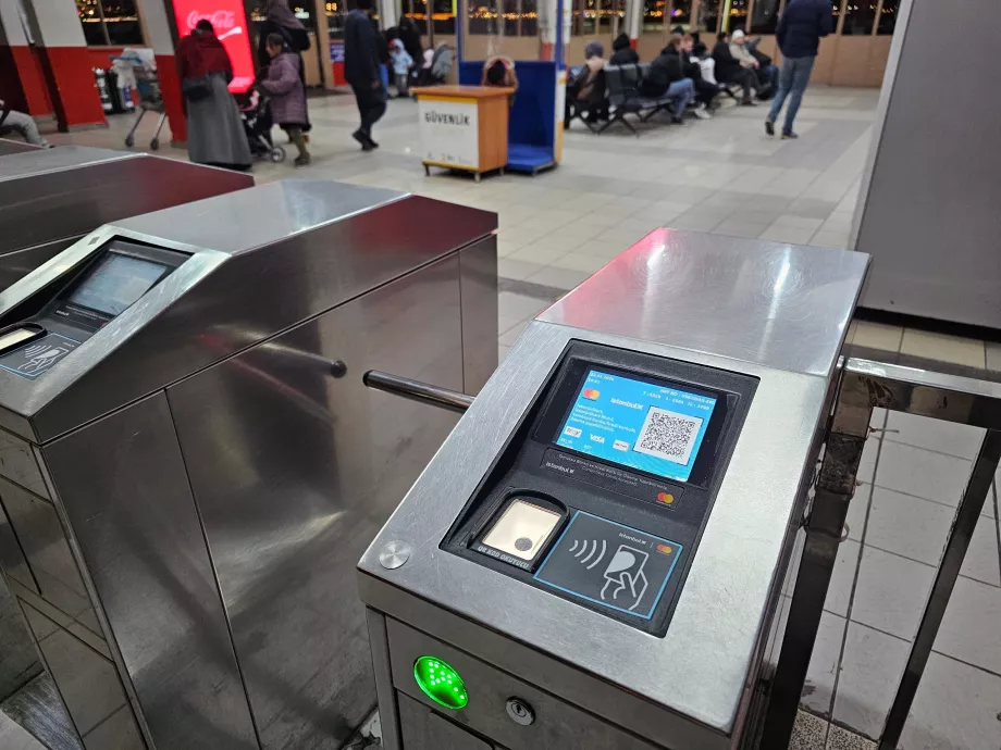 Plata cu cardul sau Istanbulkart pe feriboturi