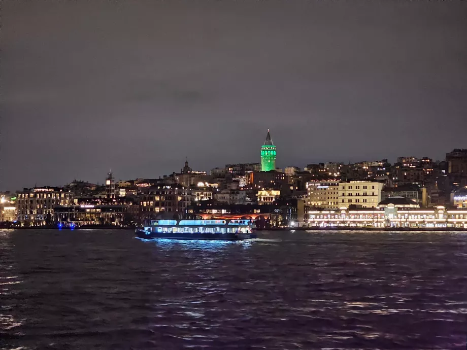 Croazieră de noapte cu feribotul