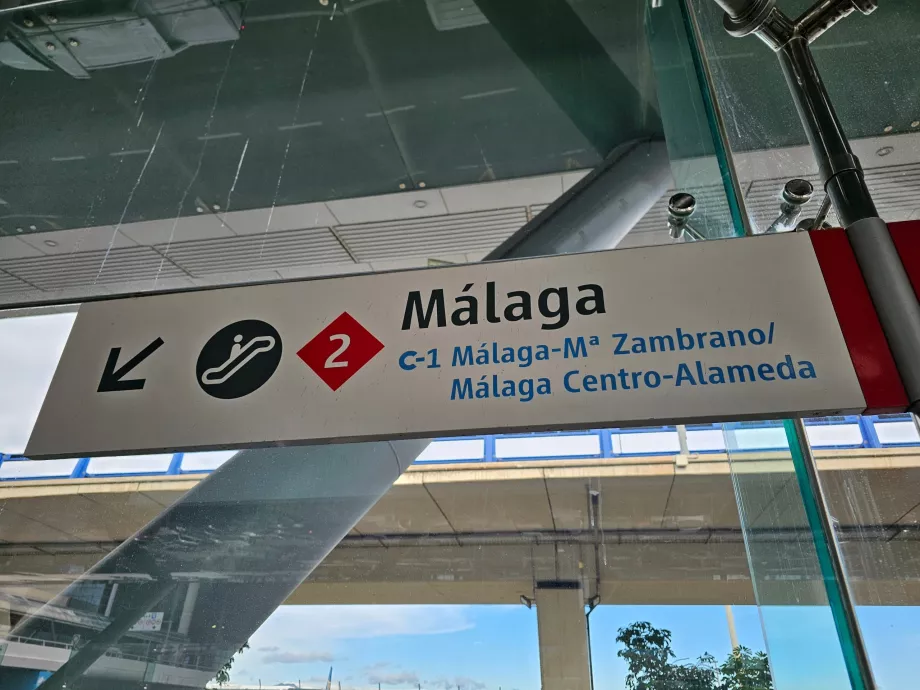 Peronul 2, cu destinația centrul orașului Málaga
