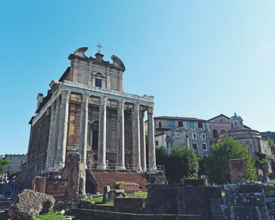 Templele din Antonina și Faustina