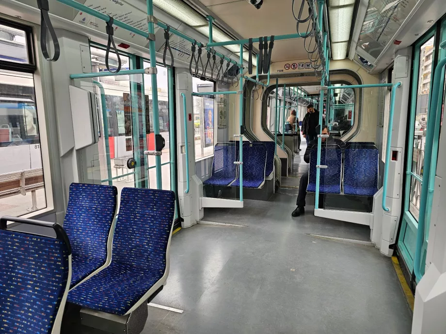 Interiorul tramvaiului