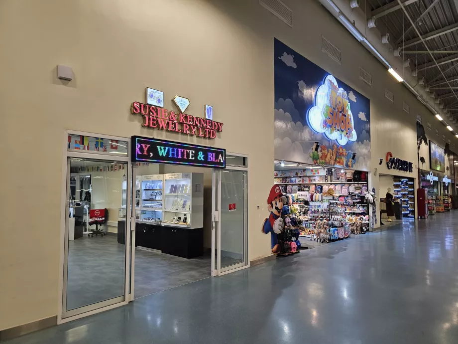 Magazine, zona de tranzit, Terminalul 3