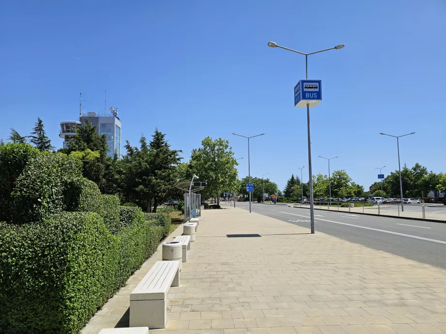 Oprire la terminal - linia 15 spre Sarafovo, linia 15A spre centrul orașului Burgas