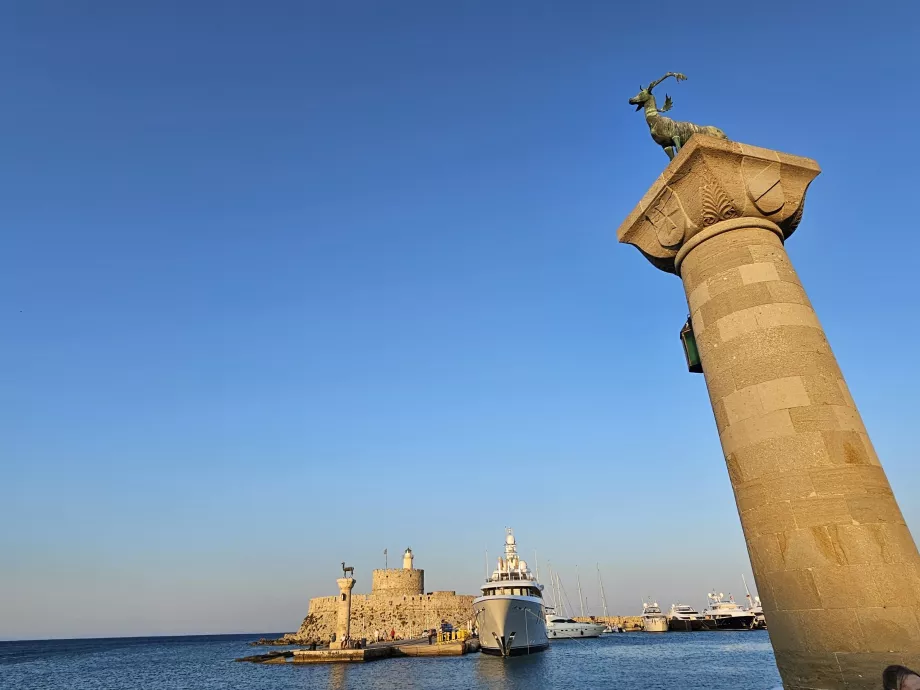 Statuia cerbului