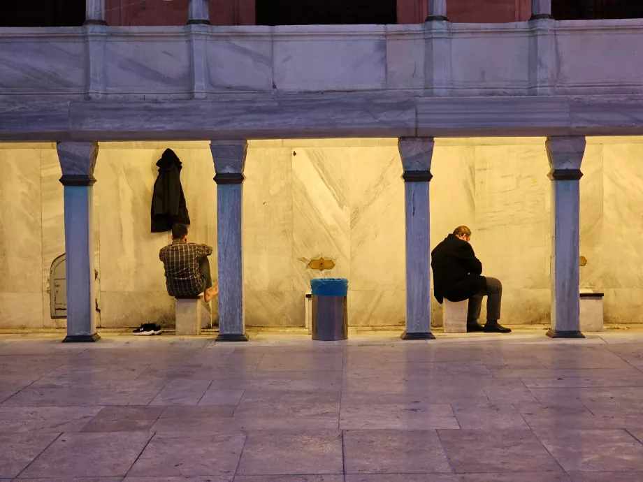 Moscheea Albastră, toalete