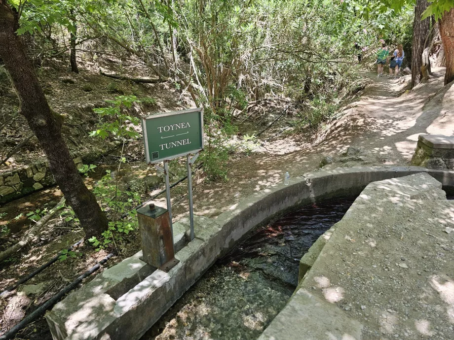 Tunelul de la Seven Springs