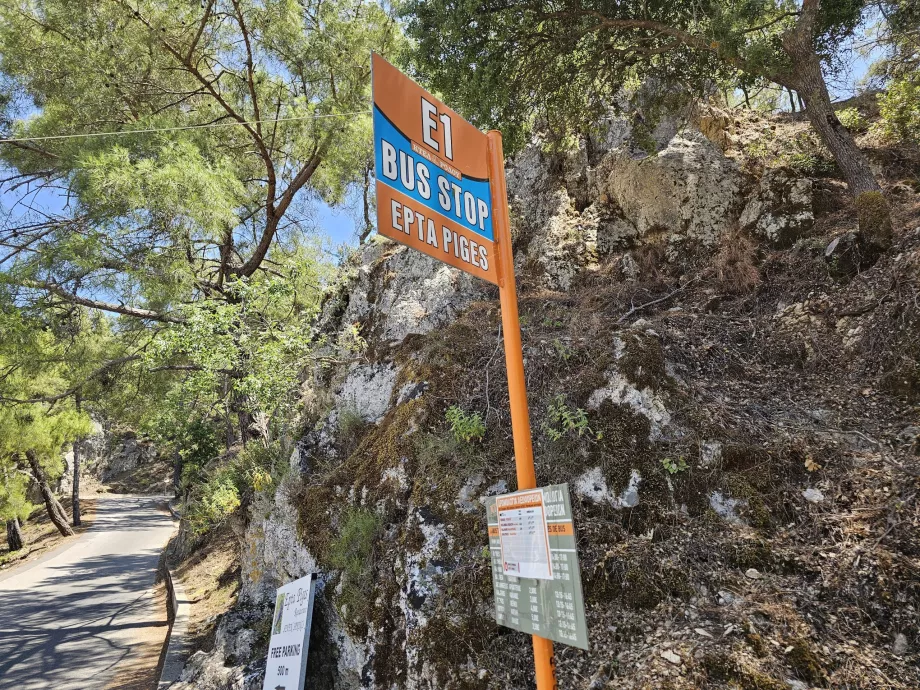 Stație de autobuz, Seven Springs