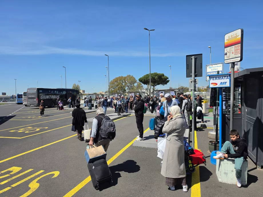 Stații de autobuz pe distanțe lungi