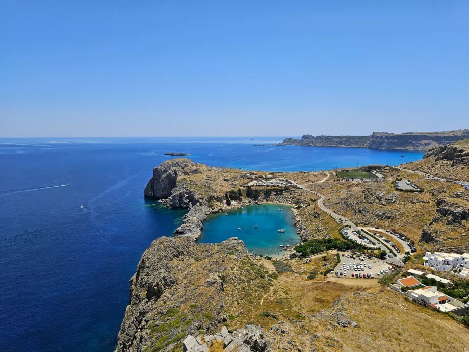 Vedere a golfului St. Paul de pe Acropola Lindos