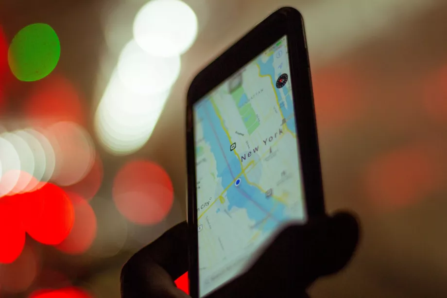Internetul și hărțile de pe telefonul mobil când ești în străinătate