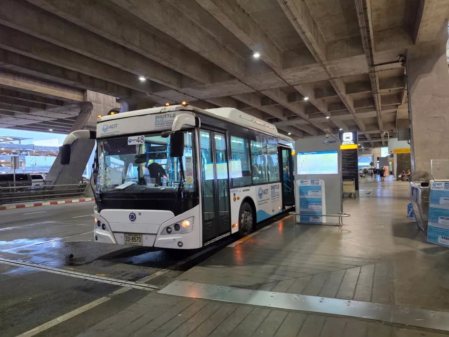 Stația de autobuz de transfer de la Aeroportul BKK