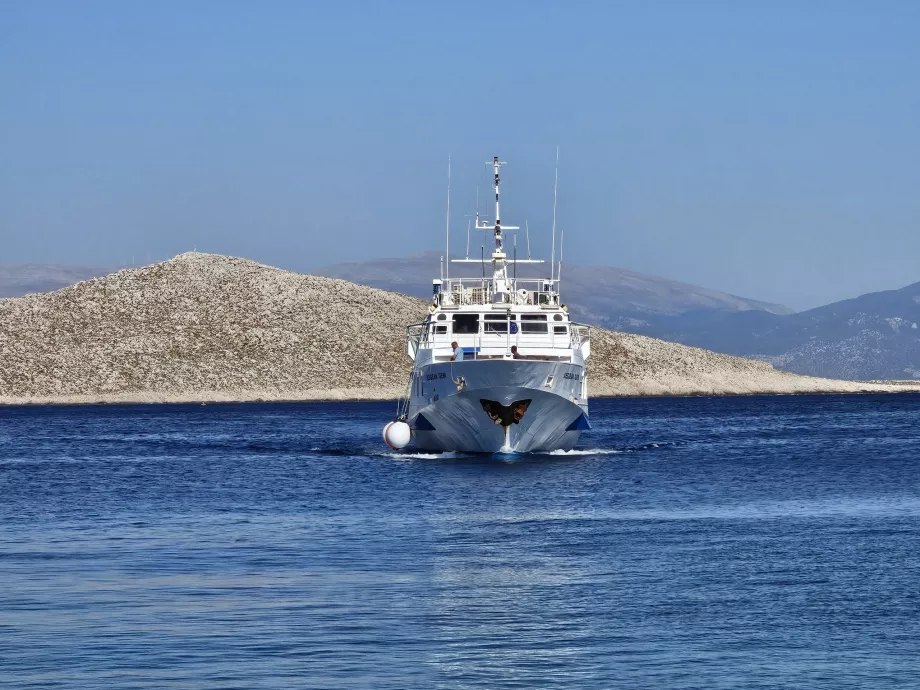 Ferry către Skala Kamirou