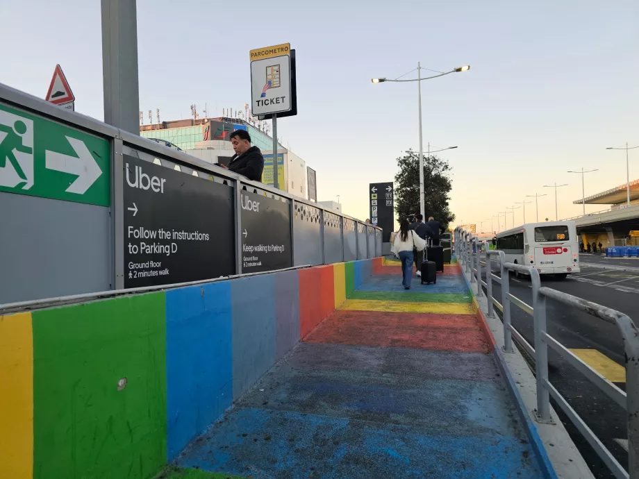 Indicații de orientare către punctul de preluare Uber