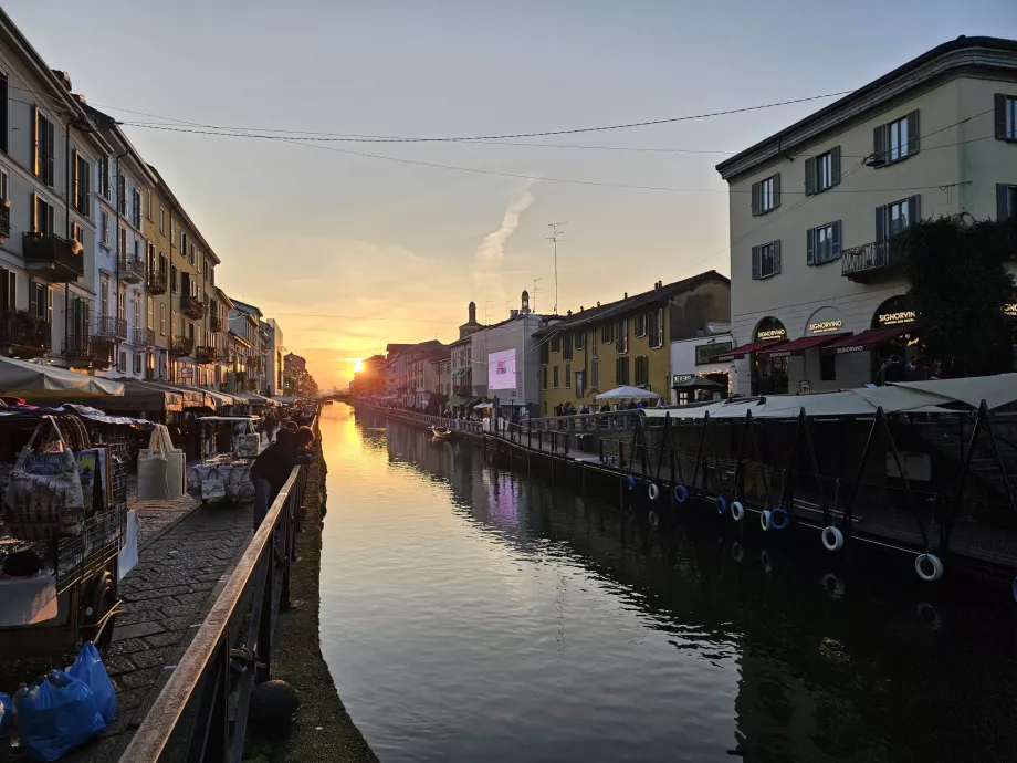 Apus de soare în Navigli