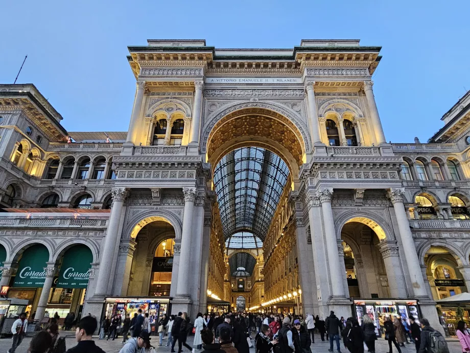 Galleria Vittorio Emanuele II în seara devreme