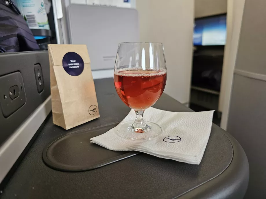 Băutură de bun venit, cocktail Aviator