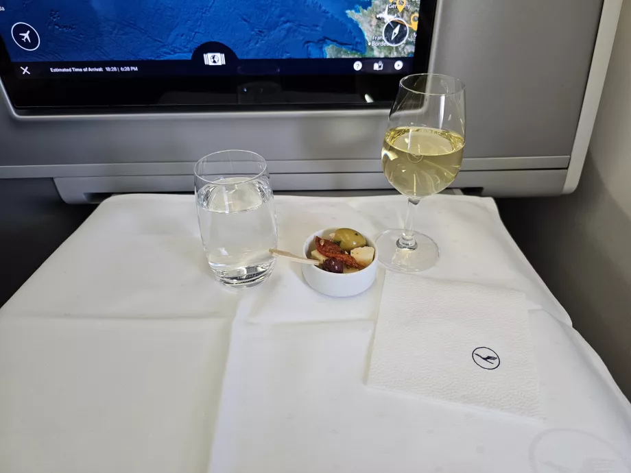 Măsline și brânză - primul serviciu