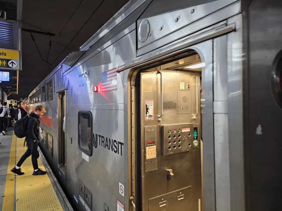 Trenul NJ Transit