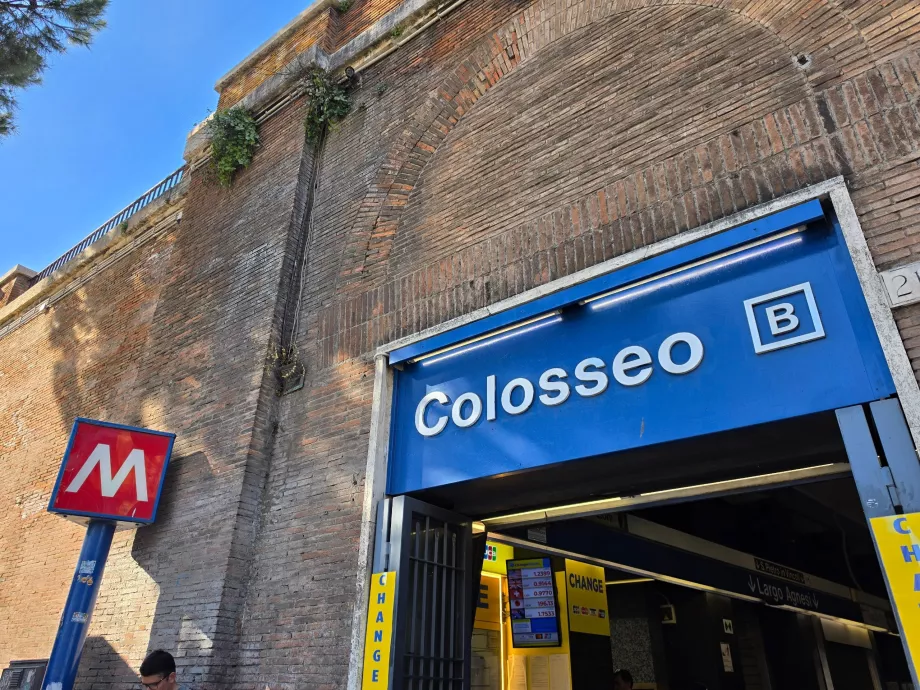 Stația de metrou Colosseo