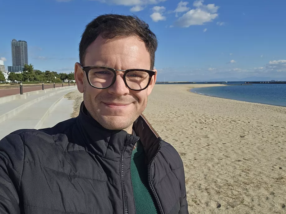 Eu pe plaja Suma în timpul iernii