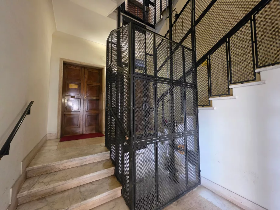 Hotelul Domus Giulia este situat la etajul 1
