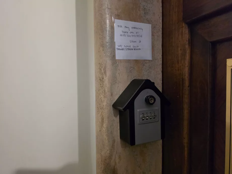 Cutie de chei (pentru check-in în afara programului de lucru al recepției)