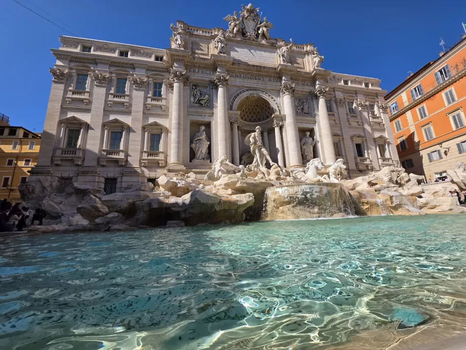 Fontana di Trevi, vedere din galeria cu plată