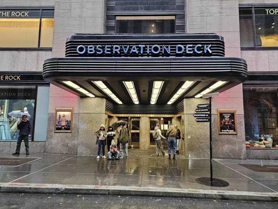 Intrarea la platforma de observare de la Rockefeller Center