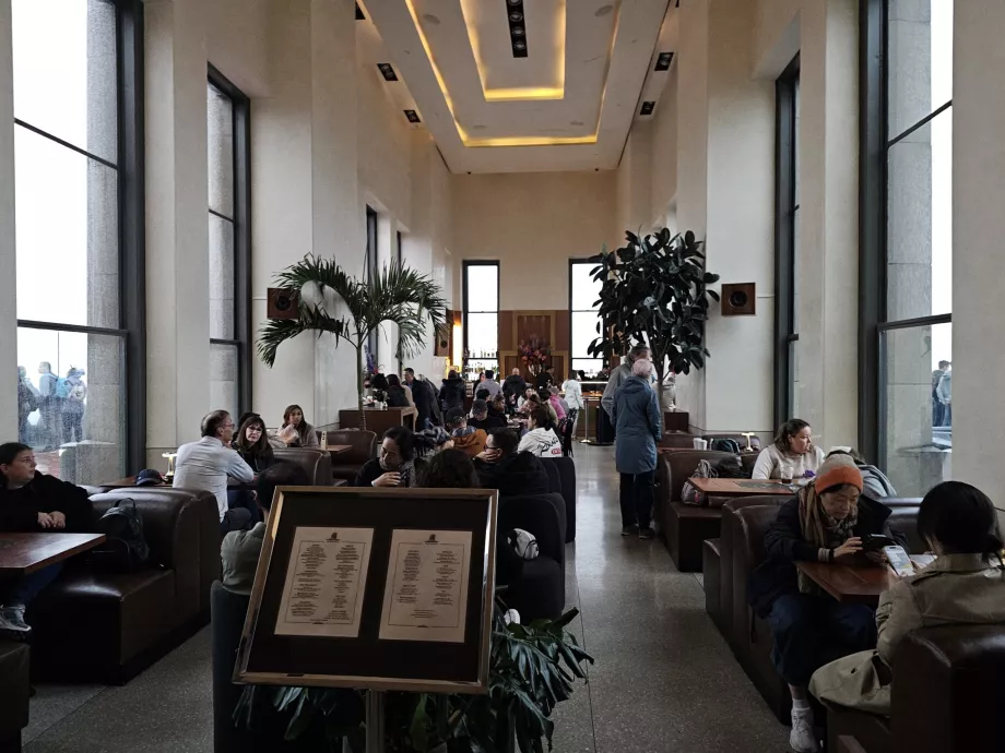 Bar pe acoperișul Rockefeller Center