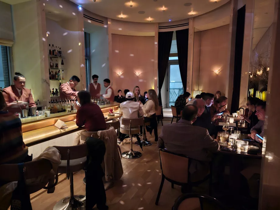 Barul Overstory Mediu