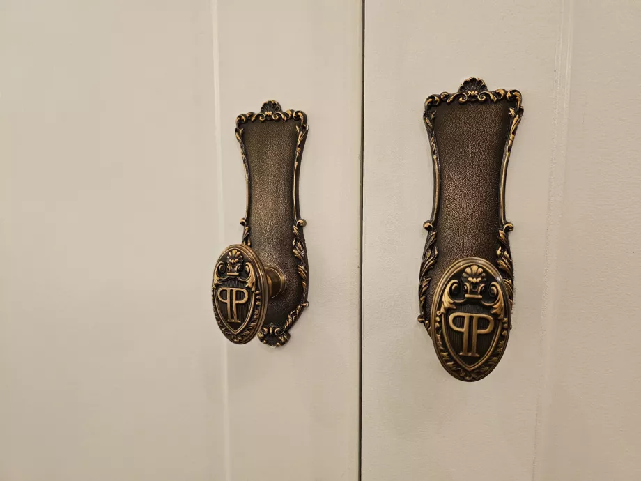 Detaliu al mânerului