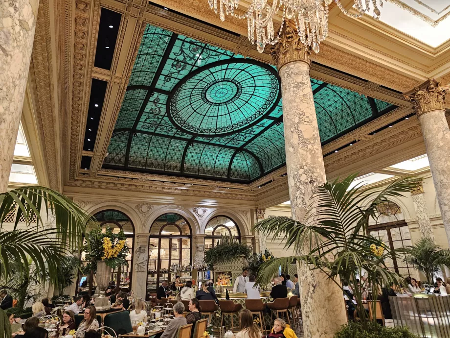Restaurantul Palm Court