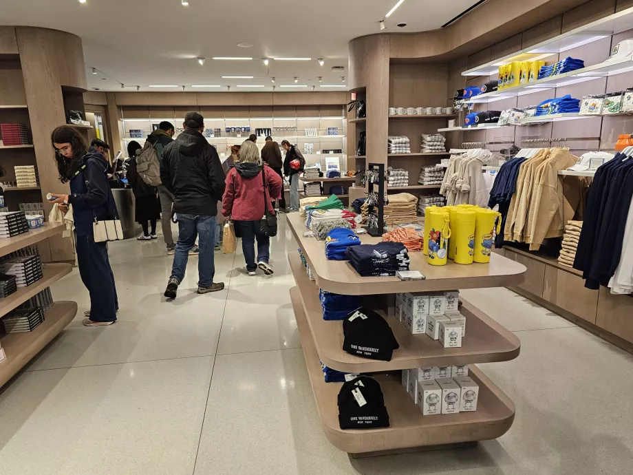 Summit One Vanderbilt, magazin de cadouri