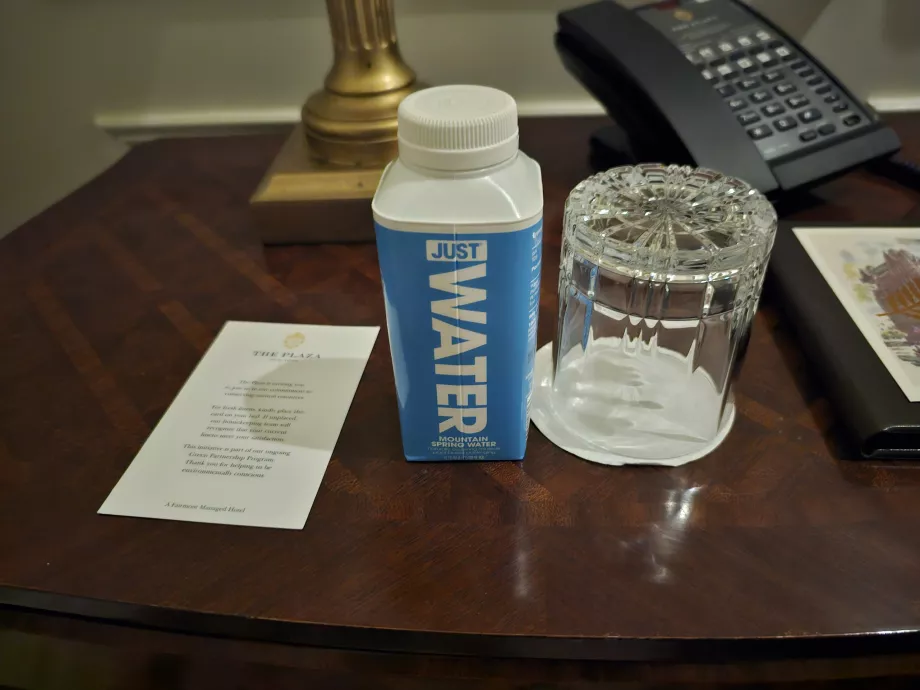 Apă gratuită în cameră