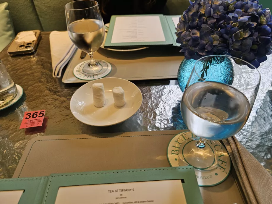 Blue Box, prosoape de mână