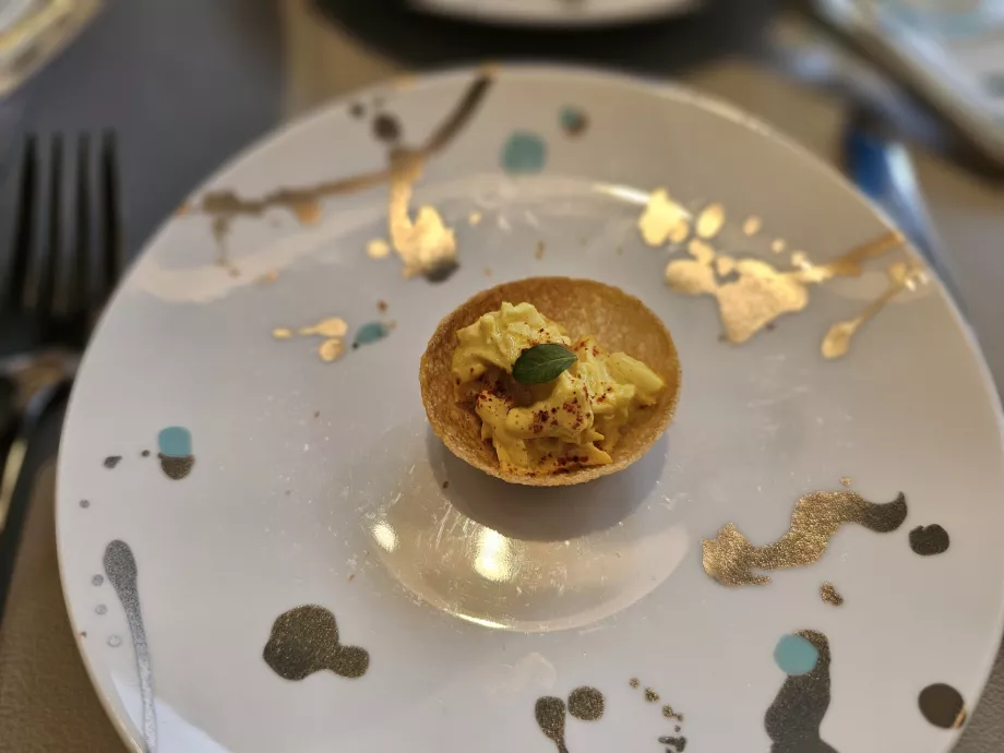 Cutie albastră, gustare unică