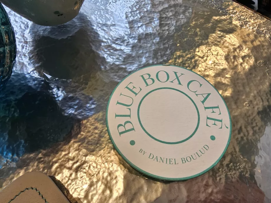 Cutie albastră, coaster