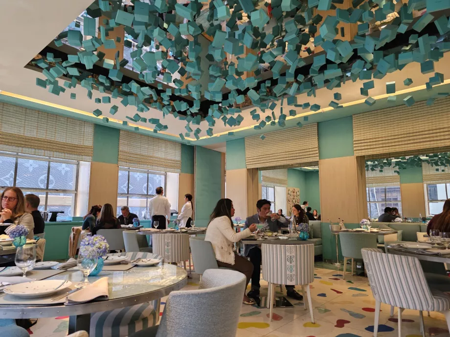 Blue Box, mediu general