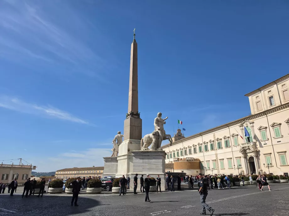 Piața din fața Palatului Quirinal