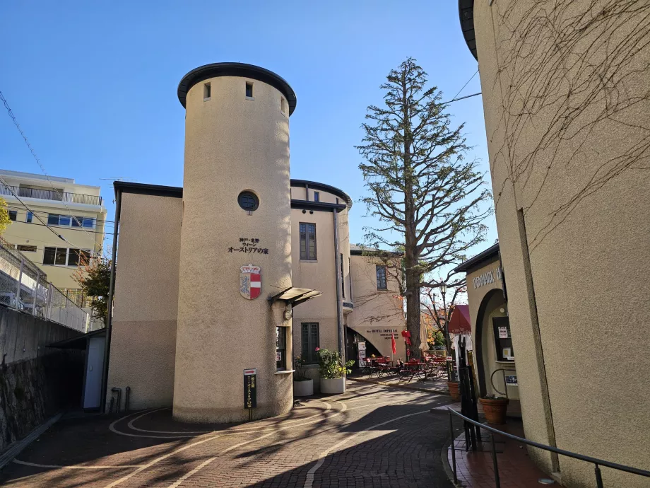 Kitano, Casa daneză