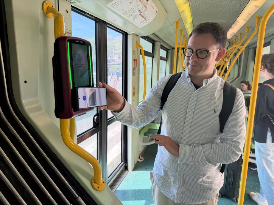 Plata cu cardul în transportul public