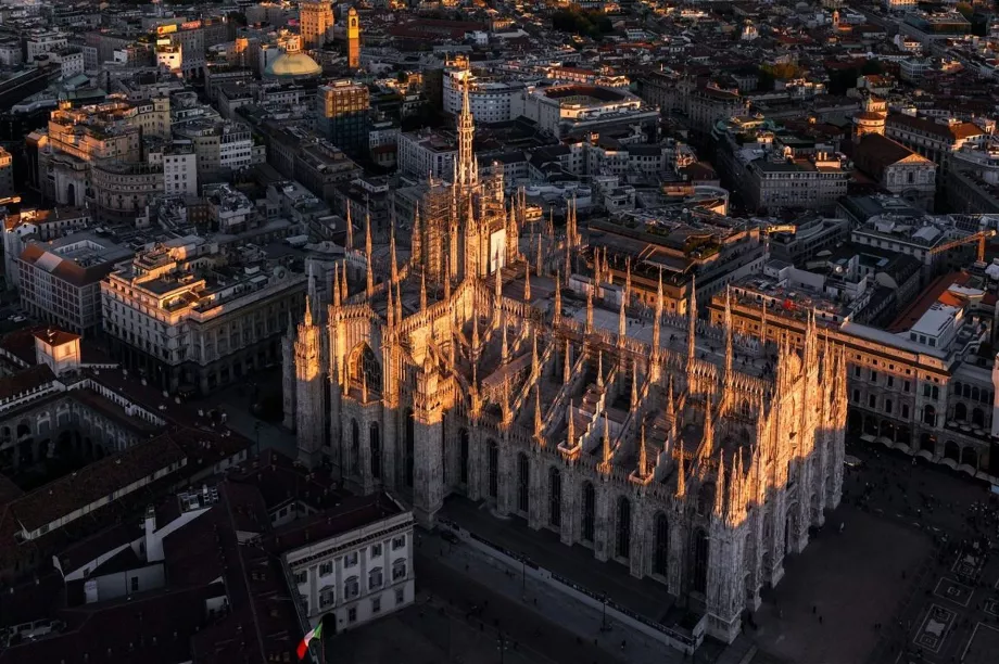 Vedere aeriană a Domului