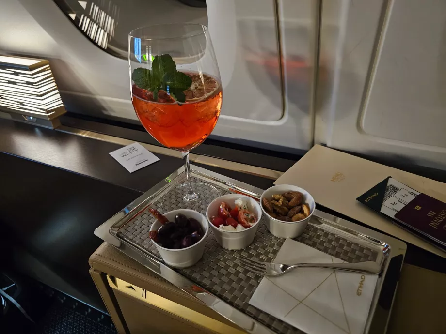 Un cocktail servit în timpul zborului