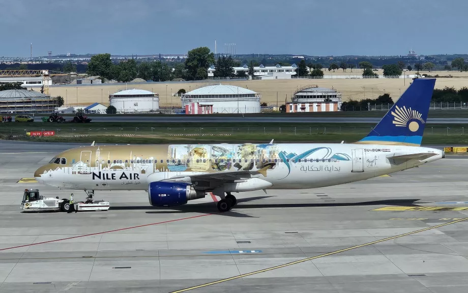Nile Air, Airbus A320 la Aeroportul Praga