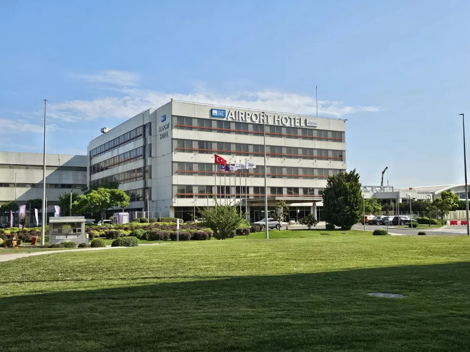 Hotel la aeroport