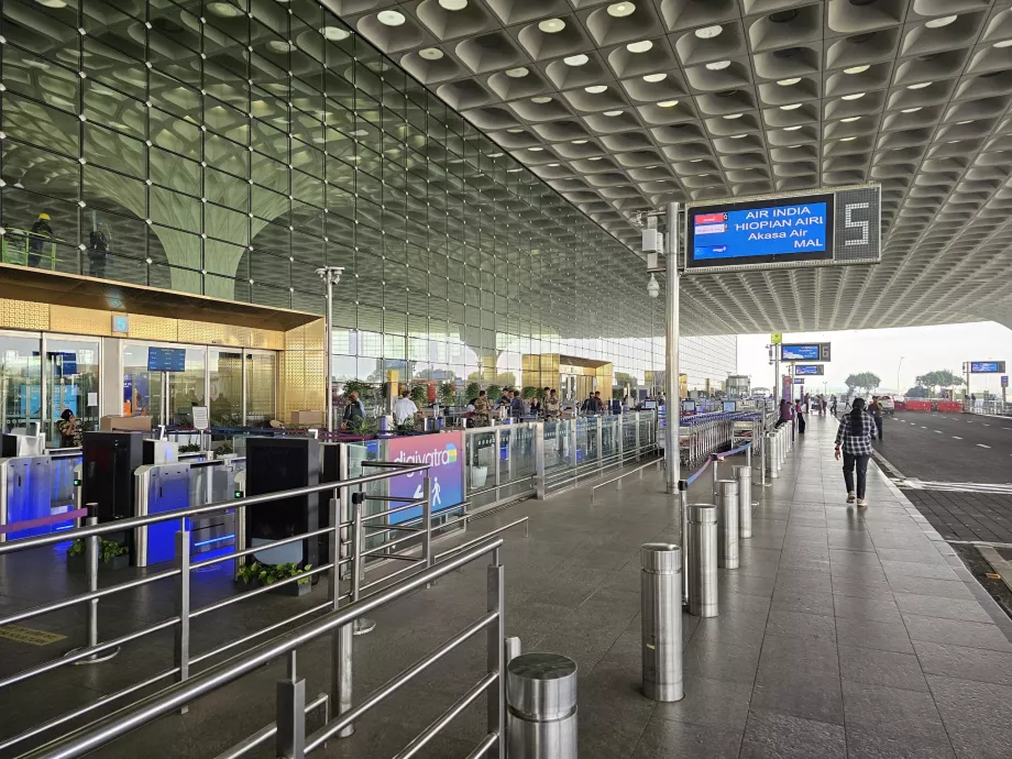 Verificări înainte de intrarea în terminal