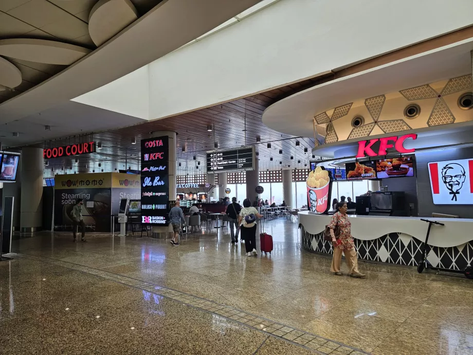 Food Court, Zona de tranzit, Terminalul 2