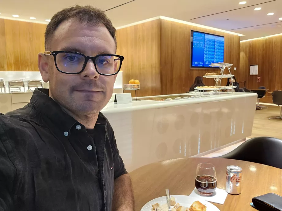 Eu în Oryx Lounge