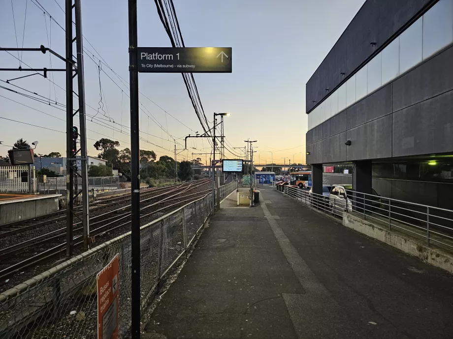 Direcții către platforma din centrul orașului Melbourne